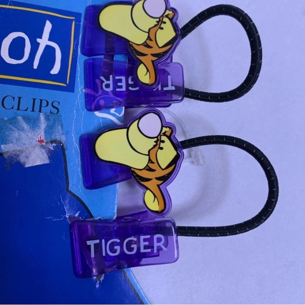 Deadstock Winnie the Pooh Red Purple vintage mitten clips vintage tigger gloves
